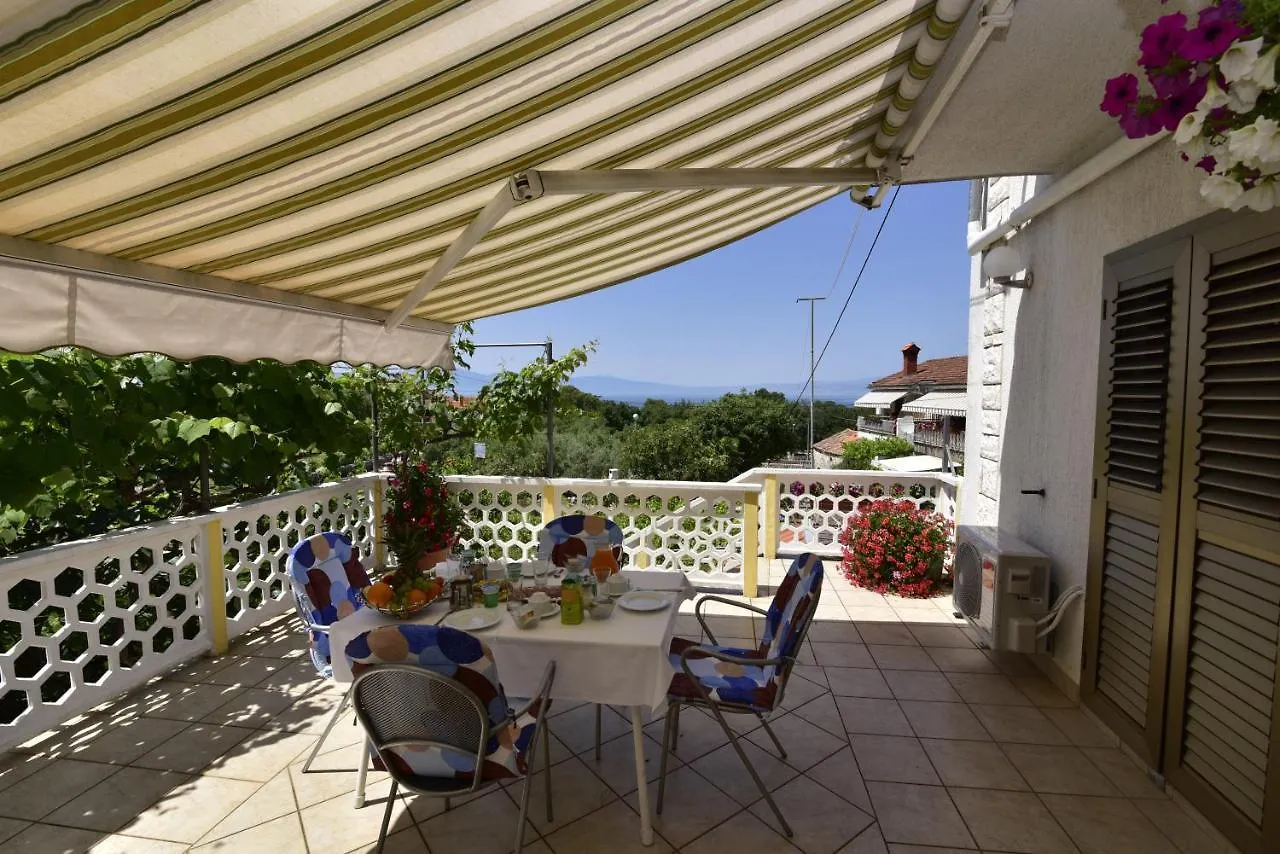 Guest House Tom Malinska Bed & Breakfast