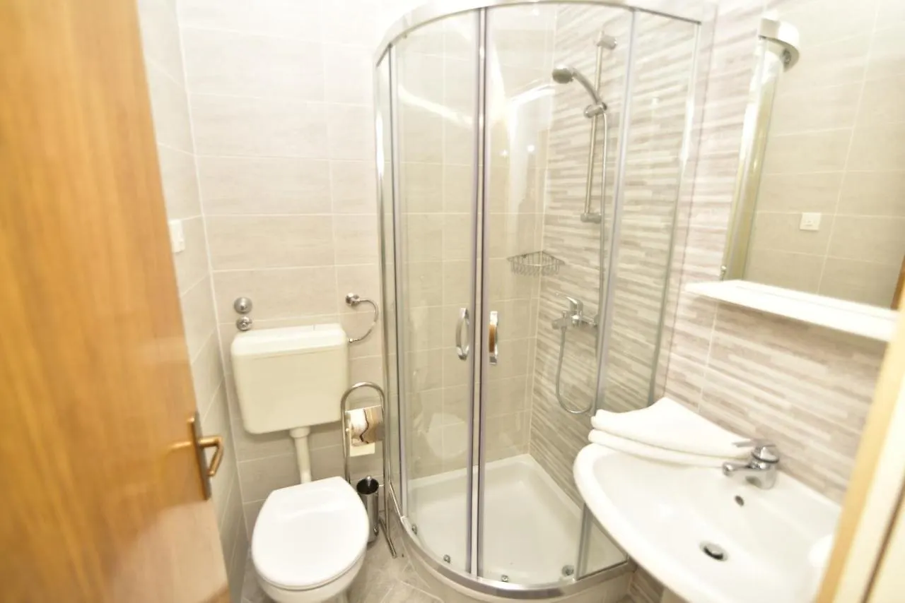 *** Bed & Breakfast Guest House Tom Malinska Kroatien