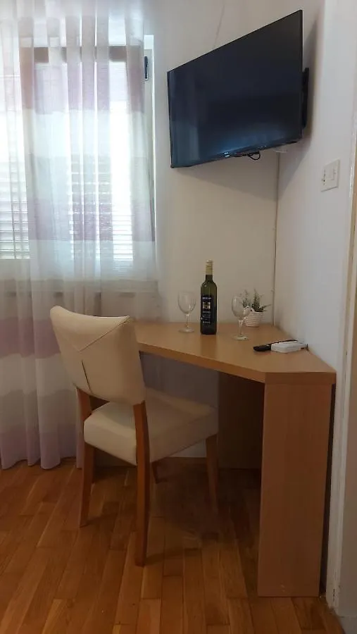 Bed & Breakfast Guest House Tom Malinska